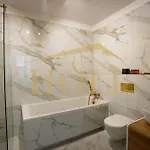Holi شقة سيروتك